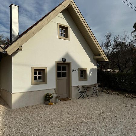 Pres-Lak Apartment Tarján Екстериор снимка